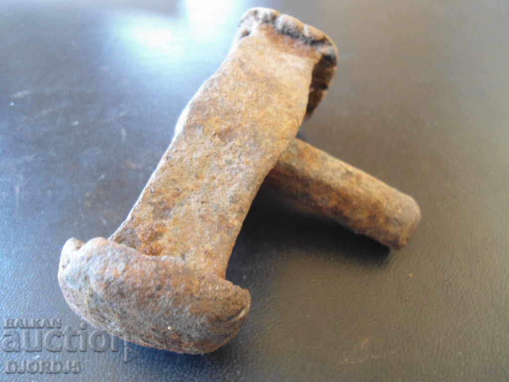 An old hammer with price 3.00 BGN | € 1.53 An old hammer with price 3.00 BGN | € 1.53