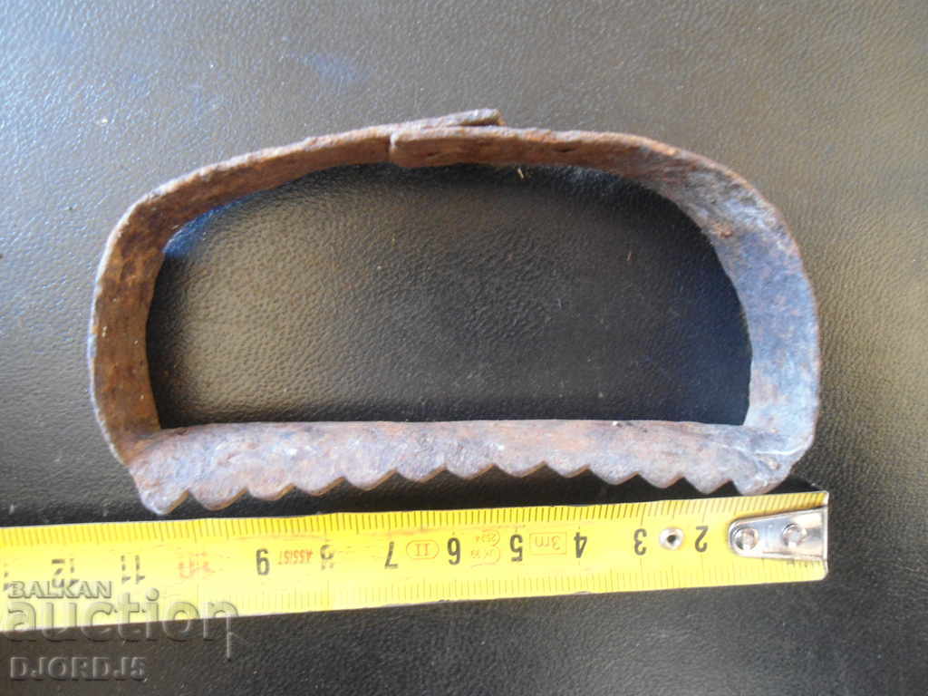 Delivery of An old hand grain Delivery of An old hand grain