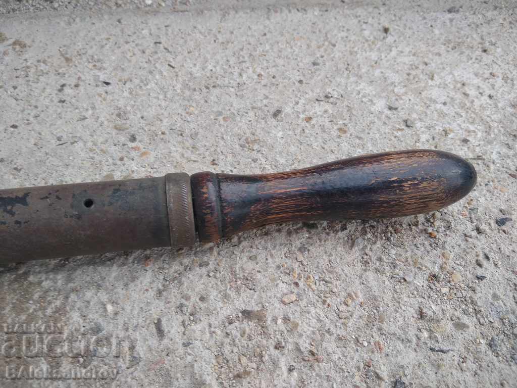 Old manual bicycle pump with price 7.00 BGN | € 3.58 Old manual bicycle pump with price 7.00 BGN | € 3.58