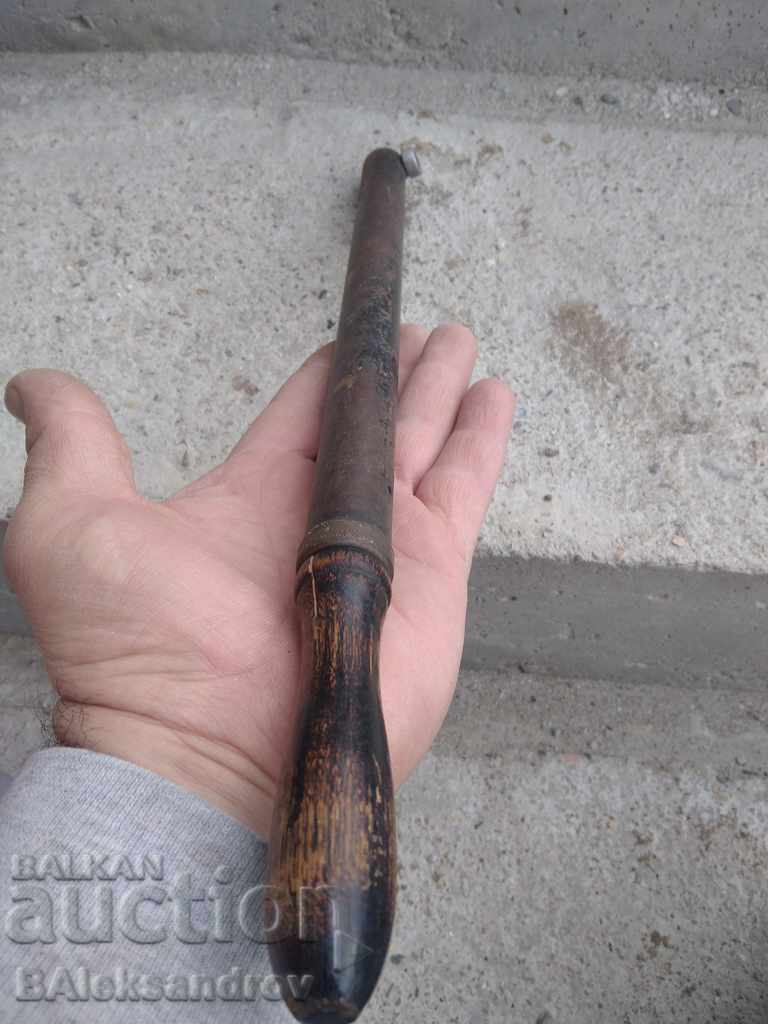 Delivery of Old manual bicycle pump Delivery of Old manual bicycle pump