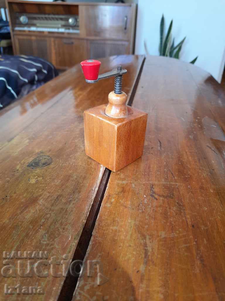 Stara Melnichka, moară de piper cu preț 5.00 BGN | € 2.56