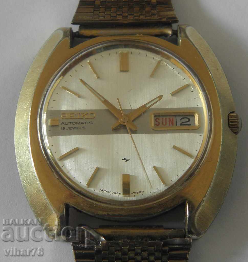 GOLDEN MEN'S WATCH SEIKO-AUTOMATIC RARE MODEL with price 244.99 BGN | € 125.26 GOLDEN MEN'S WATCH SEIKO-AUTOMATIC RARE MODEL with price 244.99 BGN | € 125.26