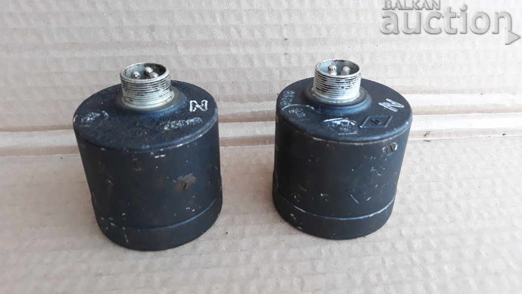 Delivery of antique military equipment lot Delivery of antique military equipment lot