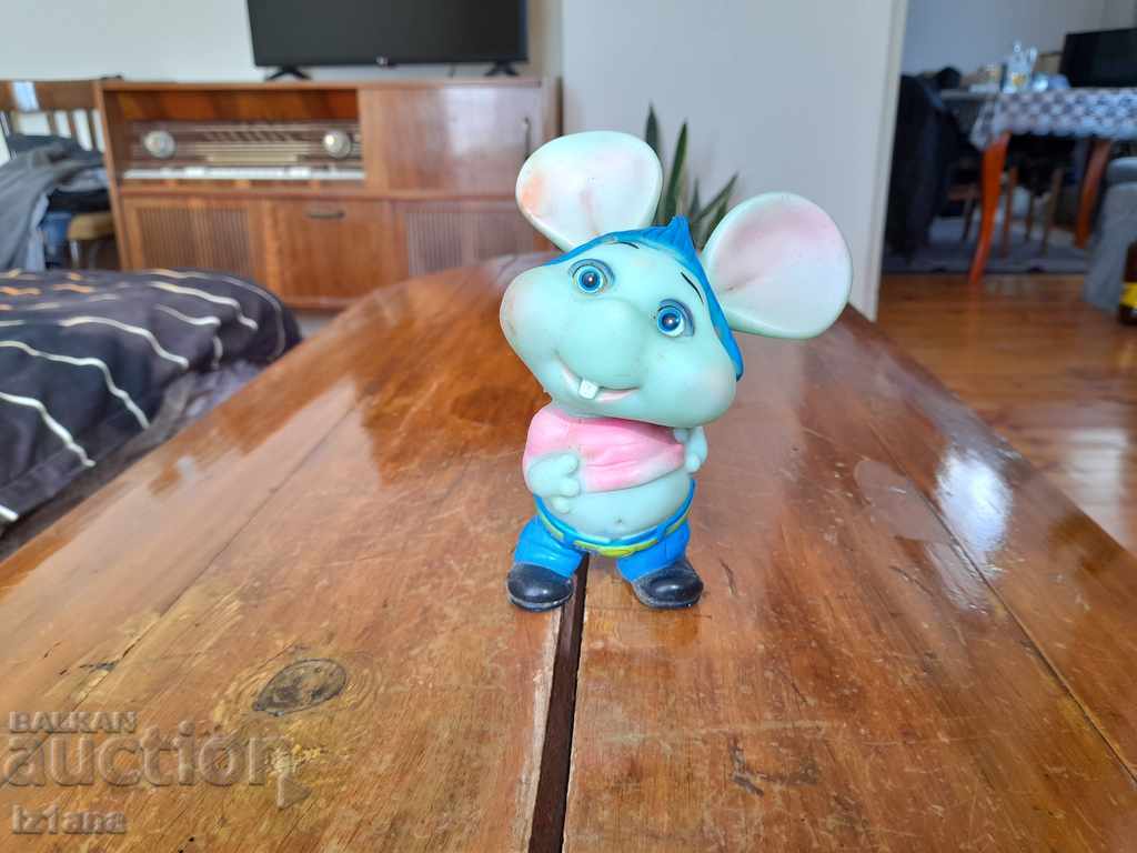 Old toy mouse