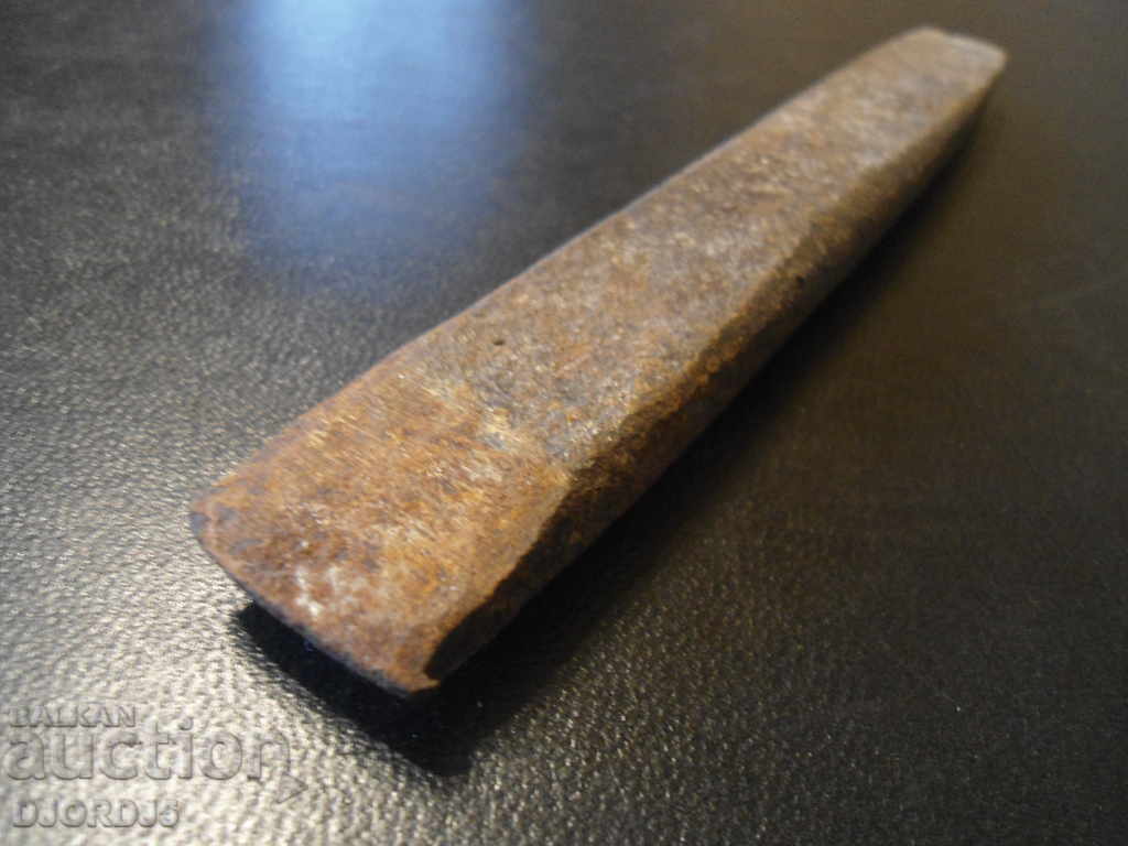 An old tool, a chopper with price 2.00 BGN | € 1.02 An old tool, a chopper with price 2.00 BGN | € 1.02