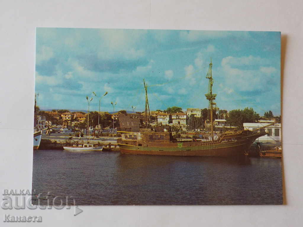 Несебър пристанището  кораб 1988  К 340