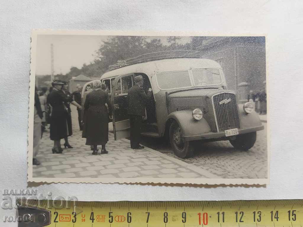 ПЛОВДИВ - АВТОБУС OPEL - WW II с цена € 10.99 | 21.49 лв.