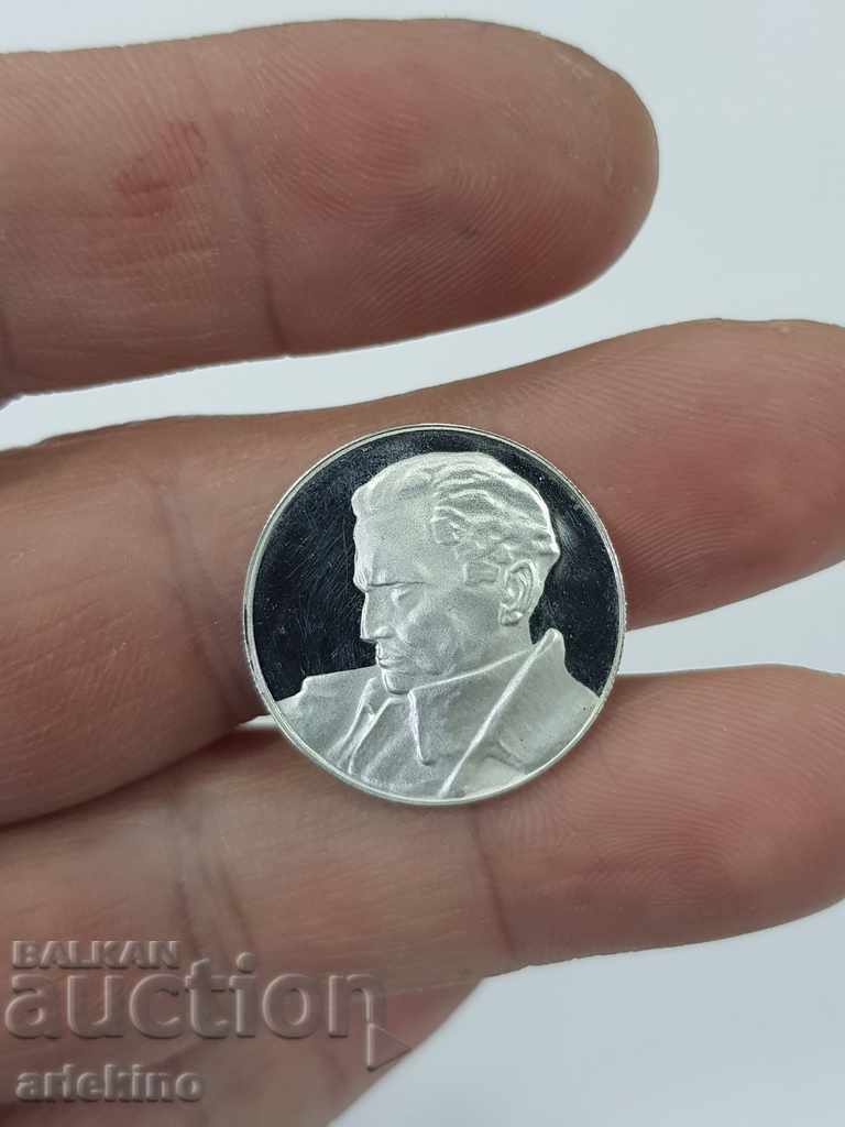 Δημοπρασία Ασημένιο επιτραπέζιο μετάλλιο με τον Τίτο Δημοπρασία Ασημένιο επιτραπέζιο μετάλλιο με τον Τίτο