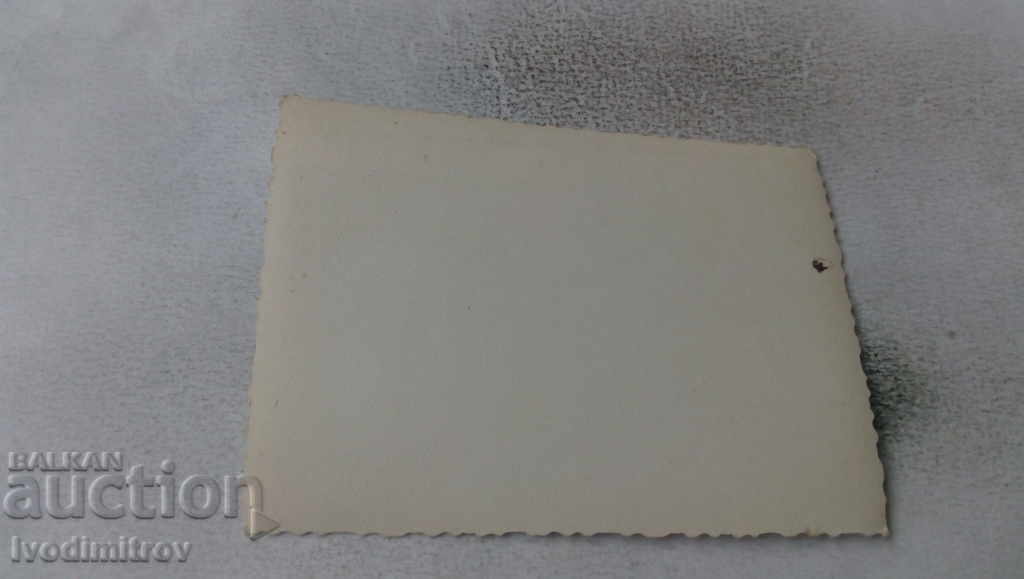 Снимка Мъж и жена на плажа с цена 1.65 лв. | € 0.84