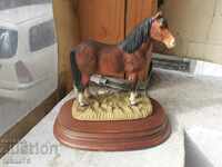 Страхотна  колекционерска статуетка маркировка Leonardo Pony
