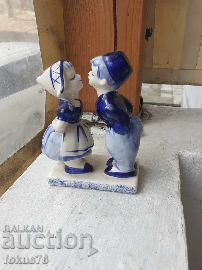 Porcelain figure Delffs Blue Hand Painted porcelain with price 70.00 BGN | € 35.79 Porcelain figure Delffs Blue Hand Painted porcelain with price 70.00 BGN | € 35.79