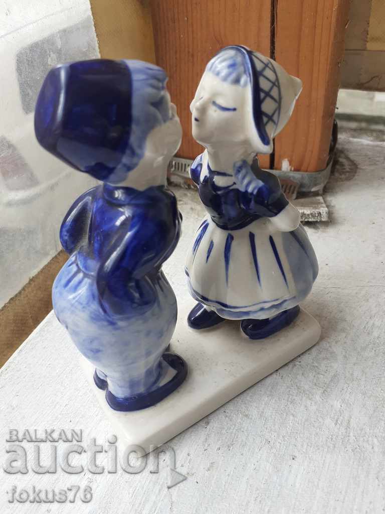 Delivery of Porcelain figure Delffs Blue Hand Painted porcelain Delivery of Porcelain figure Delffs Blue Hand Painted porcelain