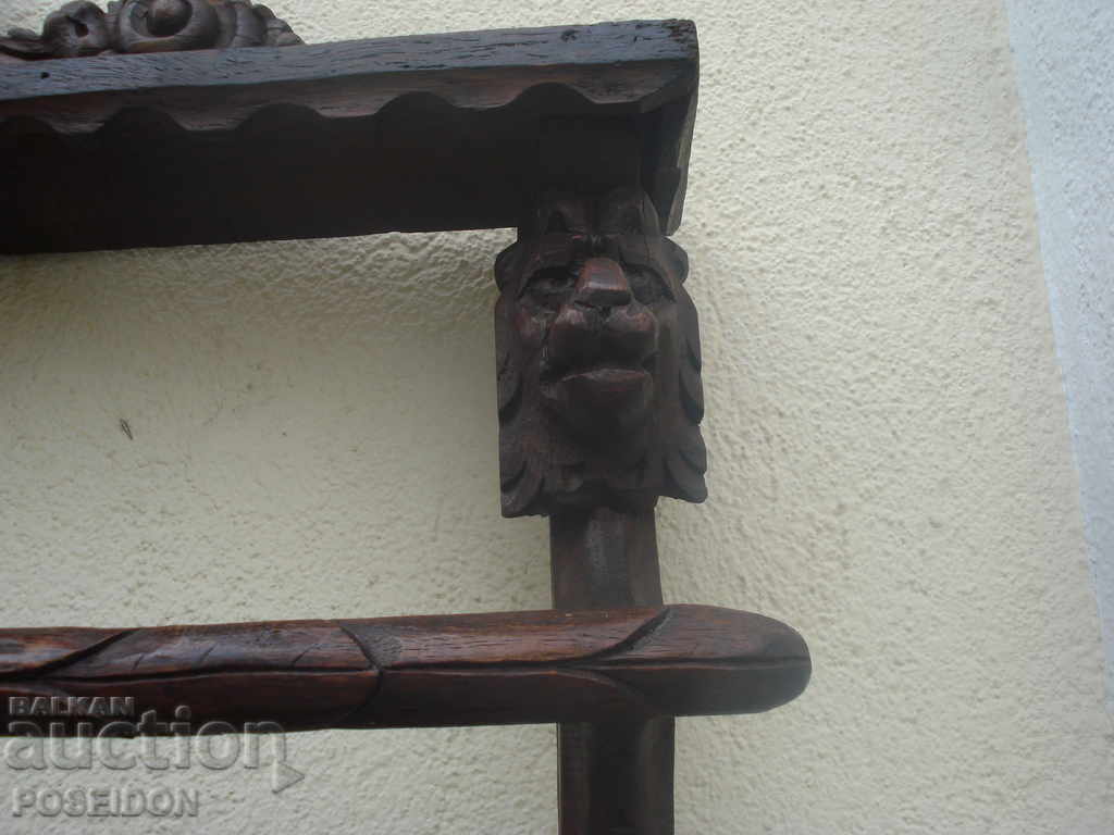 Delivery of STAND FOR TWO RIFLES; RIFLE; REVOLVER; GUN Delivery of STAND FOR TWO RIFLES; RIFLE; REVOLVER; GUN