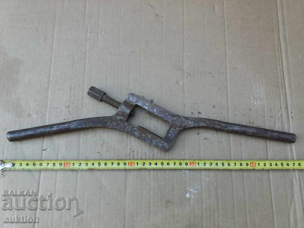 Auction MASSIVE FORGED TOOL - TENSIONER Auction MASSIVE FORGED TOOL - TENSIONER