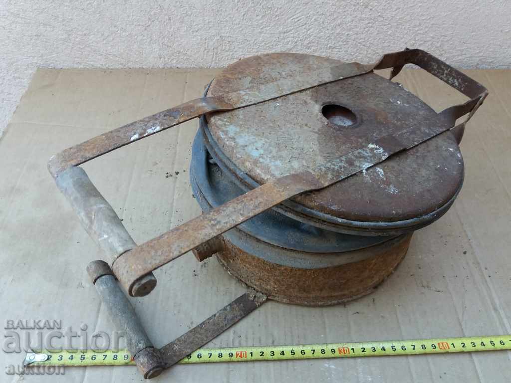 OLD LARGE BAG FOR POLLINATION OF VINES, PLANTS, ETC. WITH SULFUR - 5 OLD LARGE BAG FOR POLLINATION OF VINES, PLANTS, ETC. WITH SULFUR - 5