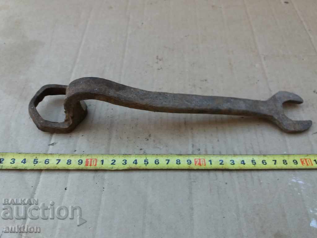 MASSIVE REVIVAL FORGED WRENCH FOR PHYTON, TWO-WHEEL, CARET with price 3.99 BGN | € 2.04 MASSIVE REVIVAL FORGED WRENCH FOR PHYTON, TWO-WHEEL, CARET with price 3.99 BGN | € 2.04