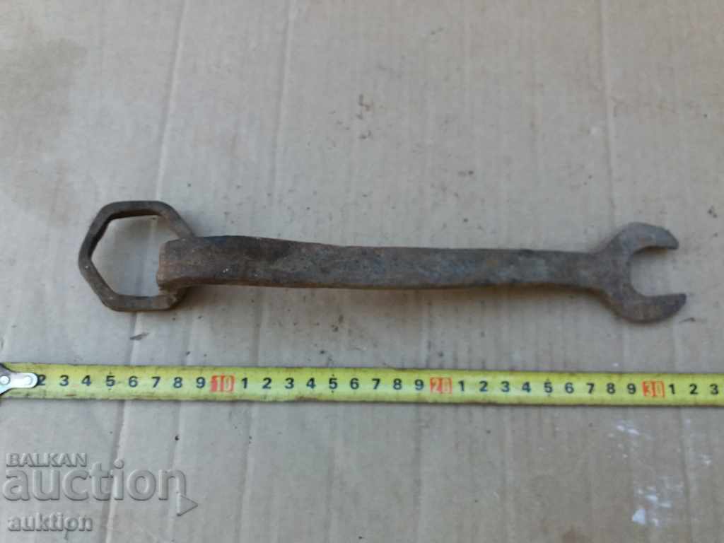 Auction MASSIVE REVIVAL FORGED WRENCH FOR PHYTON, TWO-WHEEL, CARET Auction MASSIVE REVIVAL FORGED WRENCH FOR PHYTON, TWO-WHEEL, CARET