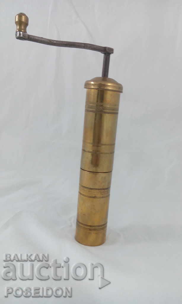 Auction OLD COFFEE MILL - COFFEE GRINDER Auction OLD COFFEE MILL - COFFEE GRINDER