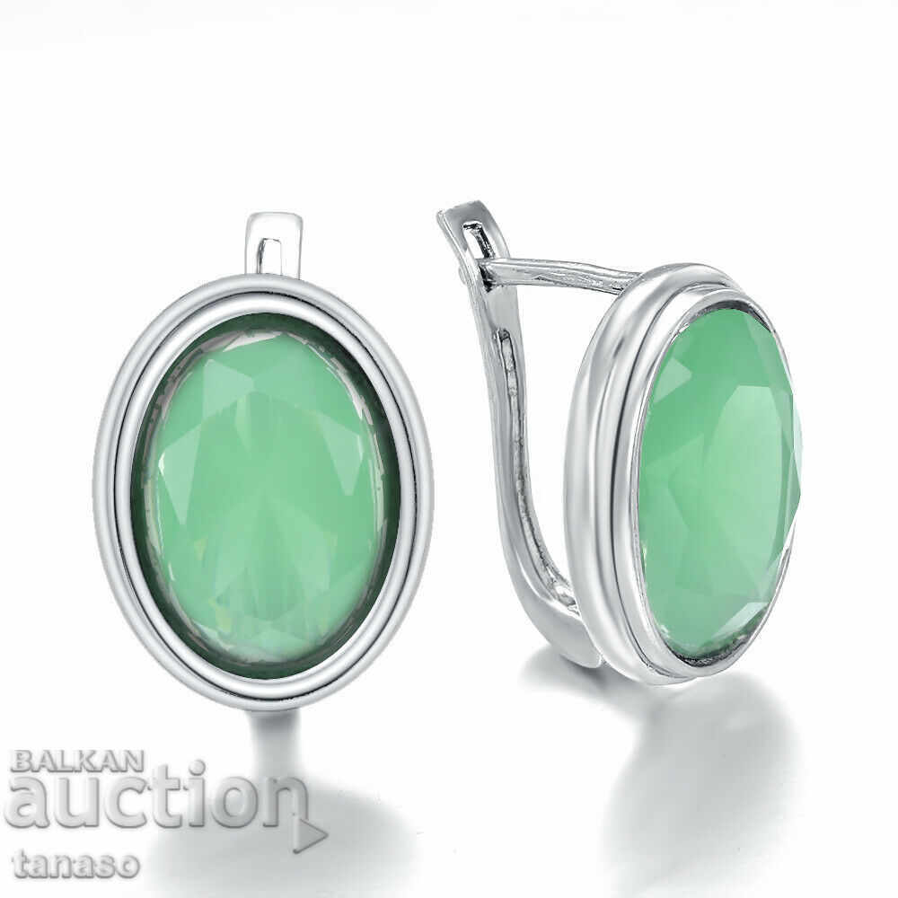 Oval earrings with green aventurine