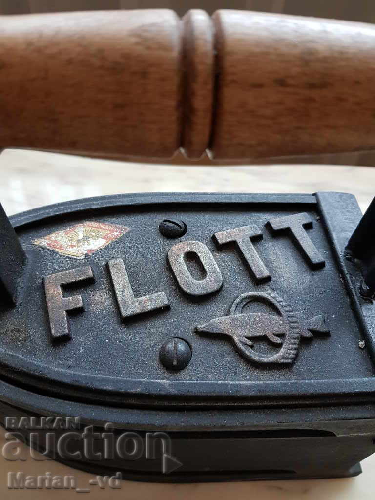 Доставка на Рядък модел ютия на жар Доставка на Рядък модел ютия на жар