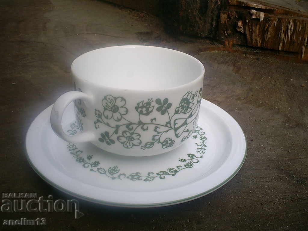 Auction PORCELAIN CUP WITH TEA OR COFFEE PLATE MELITTA GERMANY Auction PORCELAIN CUP WITH TEA OR COFFEE PLATE MELITTA GERMANY