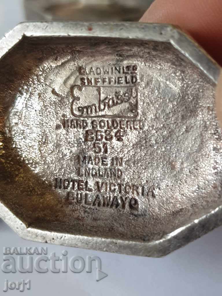 Delivery of souvenir Delivery of souvenir