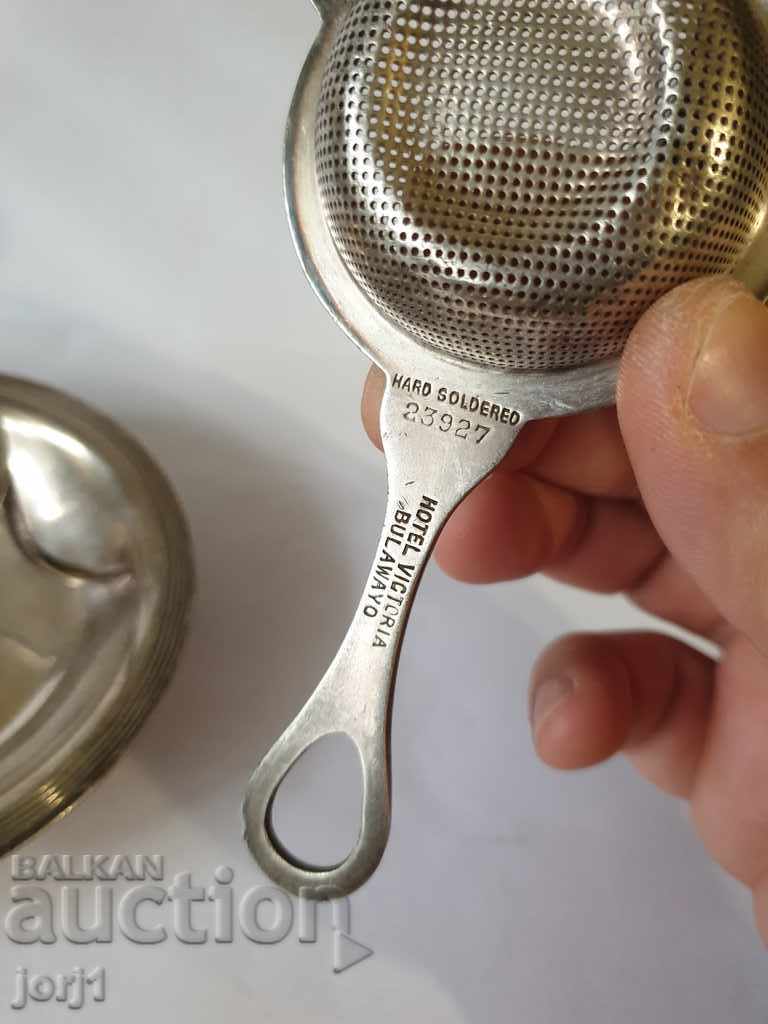 Delivery of strainer with stand Delivery of strainer with stand