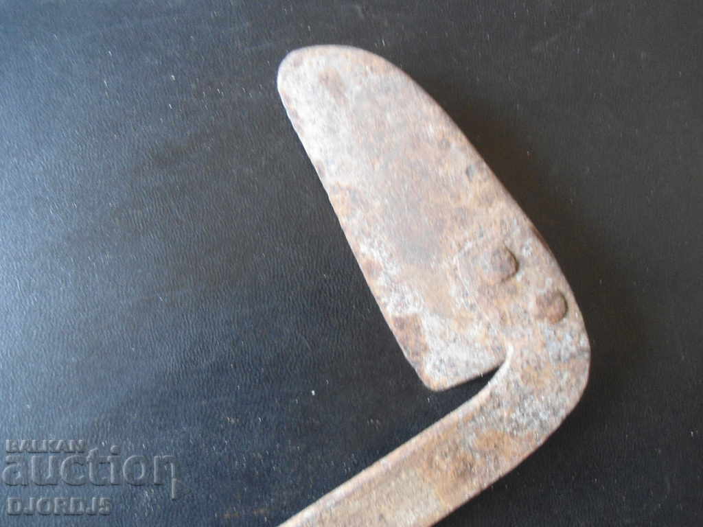 Old tool with price 5.00 BGN | € 2.56 Old tool with price 5.00 BGN | € 2.56