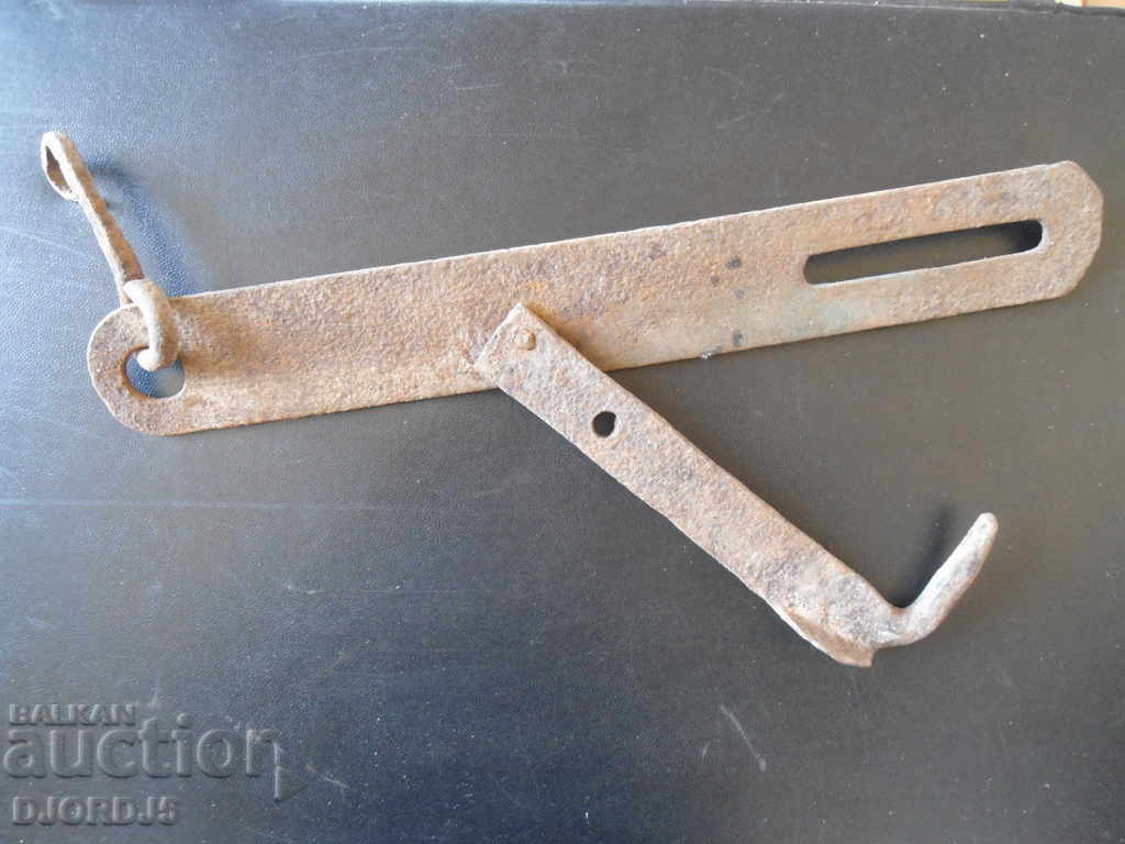 Old forged latch, port with price 6.00 BGN | € 3.07 Old forged latch, port with price 6.00 BGN | € 3.07