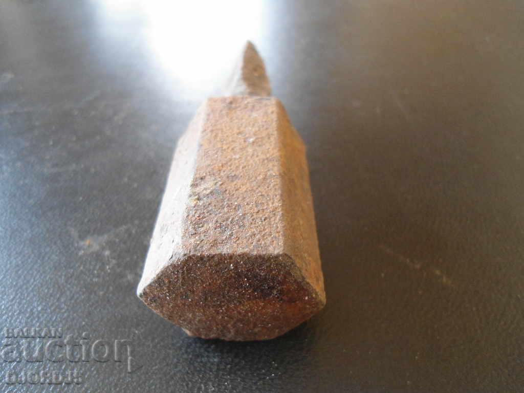 Delivery of An old anvil