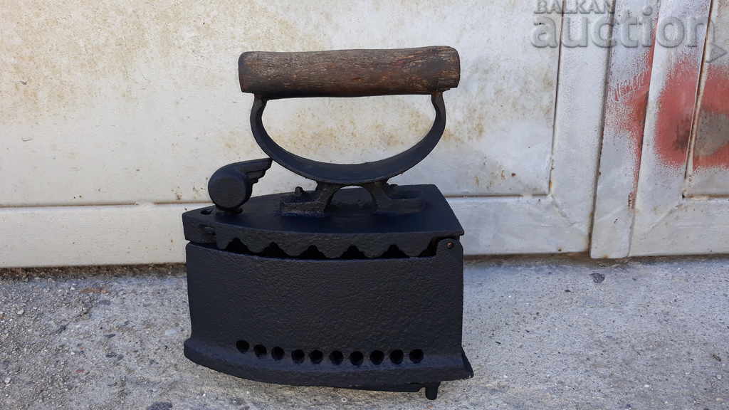 Old grilled iron with grill - 5 Old grilled iron with grill - 5