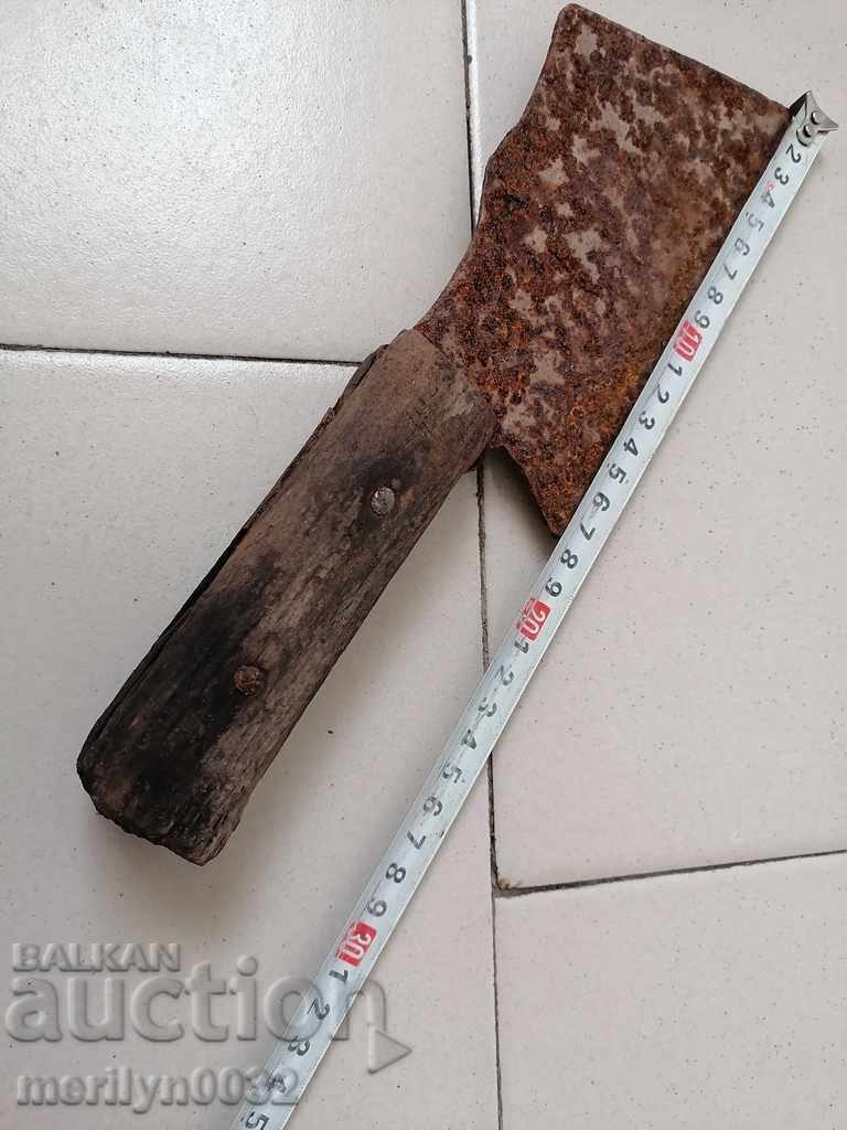 An old saber toothed blade - 5 An old saber toothed blade - 5