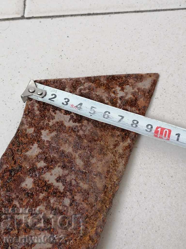 An old saber toothed blade - 6 An old saber toothed blade - 6