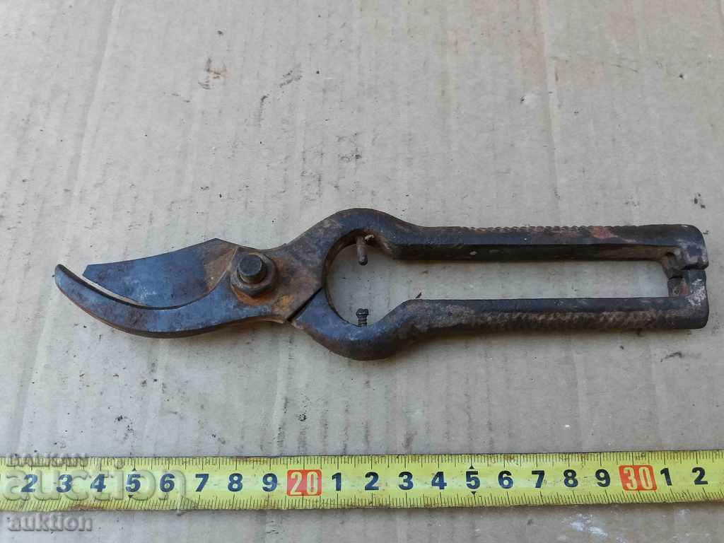 STOMANIZED VINEYARD SCISSORS with price 4.49 BGN | € 2.30 STOMANIZED VINEYARD SCISSORS with price 4.49 BGN | € 2.30