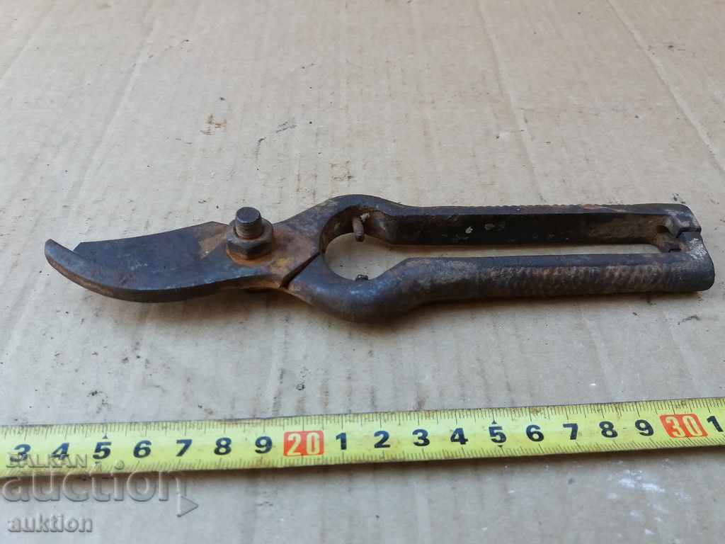 Auction STOMANIZED VINEYARD SCISSORS Auction STOMANIZED VINEYARD SCISSORS