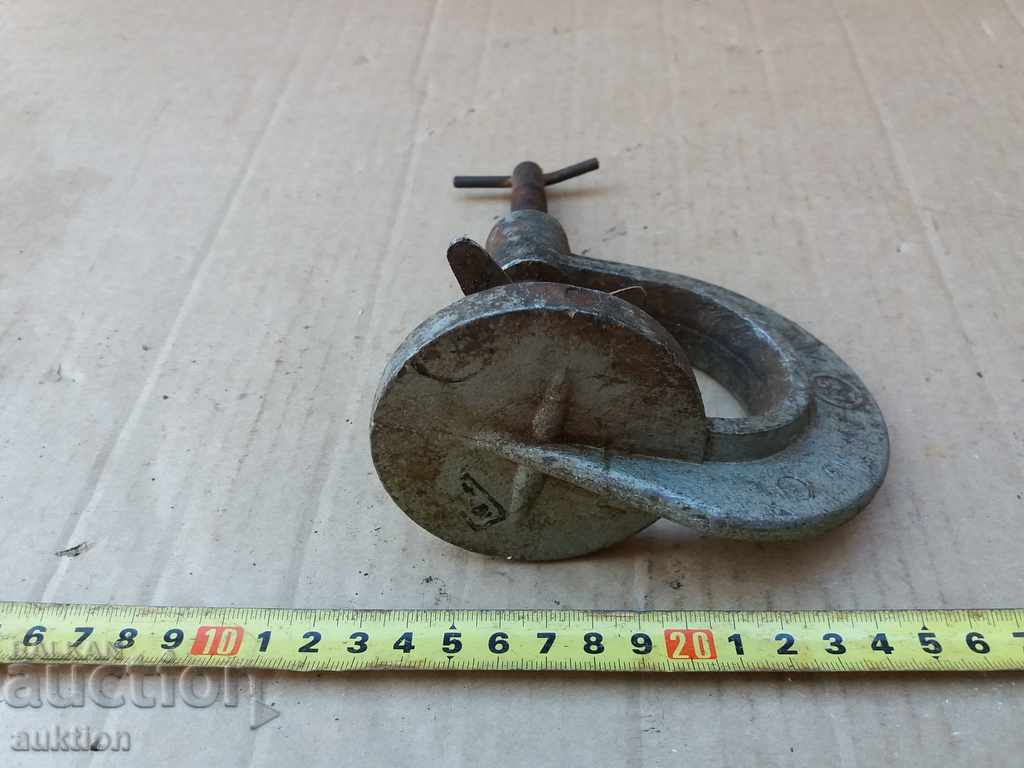 OLD VULCANIZER, PRESS - 6 OLD VULCANIZER, PRESS - 6