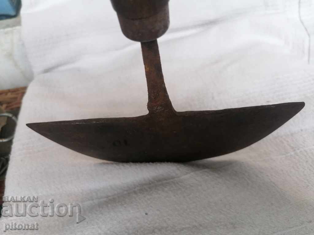 Delivery of Authentic old forged sarash knife