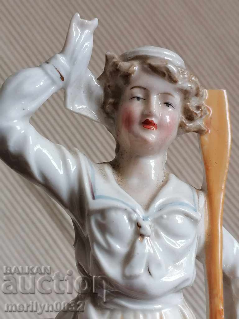 Φιγούρα αγαλματίδιο Goebel πορσελάνη ΓΕΡΜΑΝΙΑ με τιμή 129.00 BGN | € 65.96