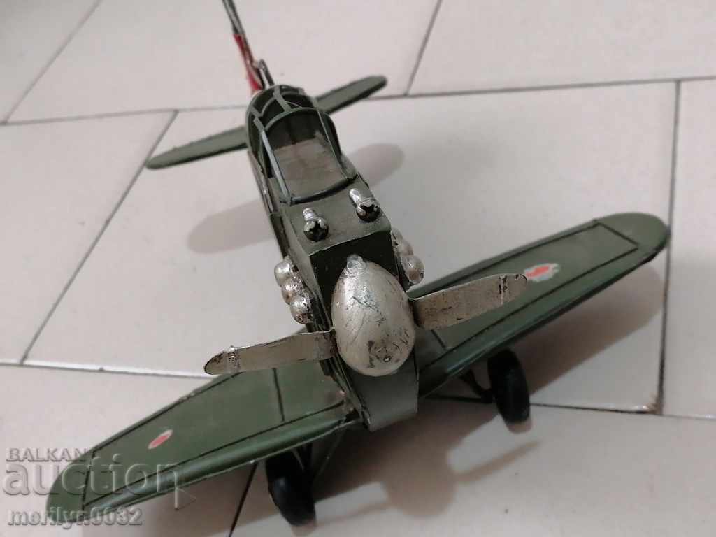 Παλιό παιχνίδι από κασσίτερο αεροπλάνο με τιμή 79.00 BGN | € 40.39 Παλιό παιχνίδι από κασσίτερο αεροπλάνο με τιμή 79.00 BGN | € 40.39