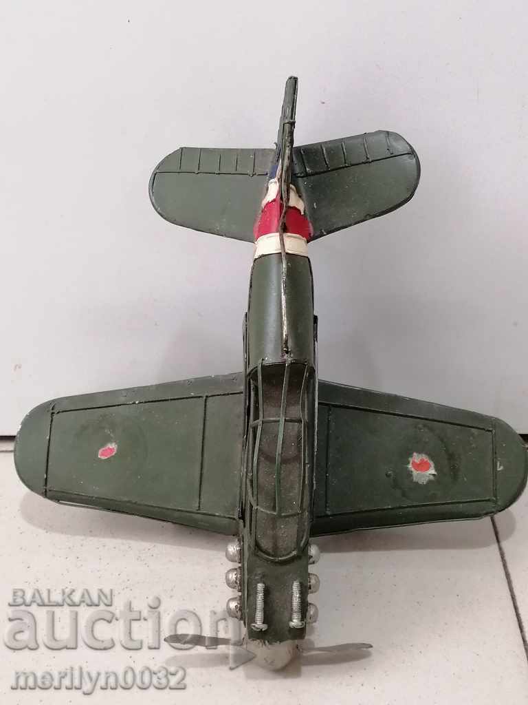 Δημοπρασία Παλιό παιχνίδι από κασσίτερο αεροπλάνο Δημοπρασία Παλιό παιχνίδι από κασσίτερο αεροπλάνο