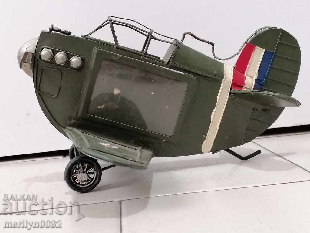 Παλιό παιχνίδι από κασσίτερο αεροπλάνο - 6 Παλιό παιχνίδι από κασσίτερο αεροπλάνο - 6