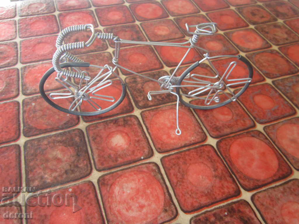 Delivery of Art model bicycle wheel Delivery of Art model bicycle wheel