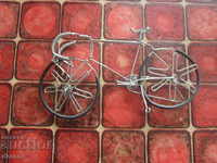 Art model bicycle wheel