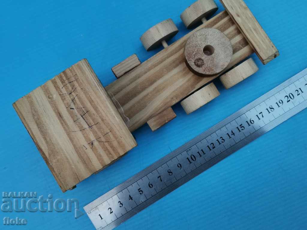 Delivery of Wooden truck - toy Delivery of Wooden truck - toy