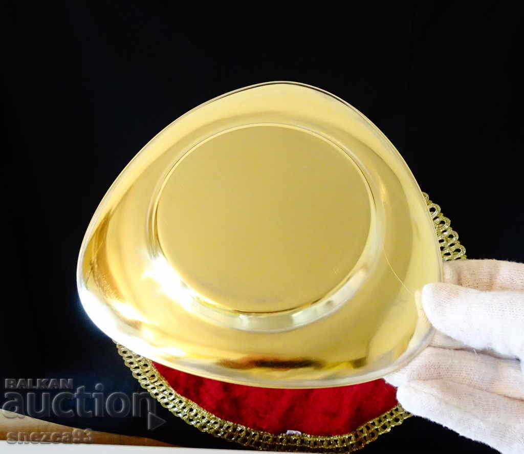 German bronze plate, triangular with price 10.00 BGN | € 5.11 German bronze plate, triangular with price 10.00 BGN | € 5.11