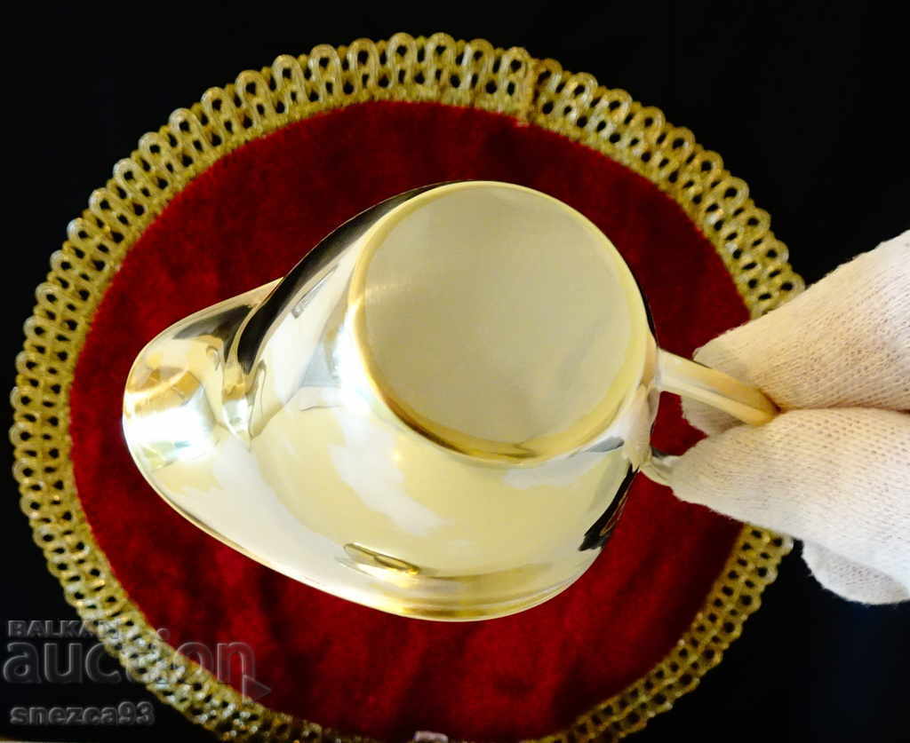 Бронзова каничка,латиера,Hoka W.Germany. с цена 16.00 лв. | € 8.18 Бронзова каничка,латиера,Hoka W.Germany. с цена 16.00 лв. | € 8.18