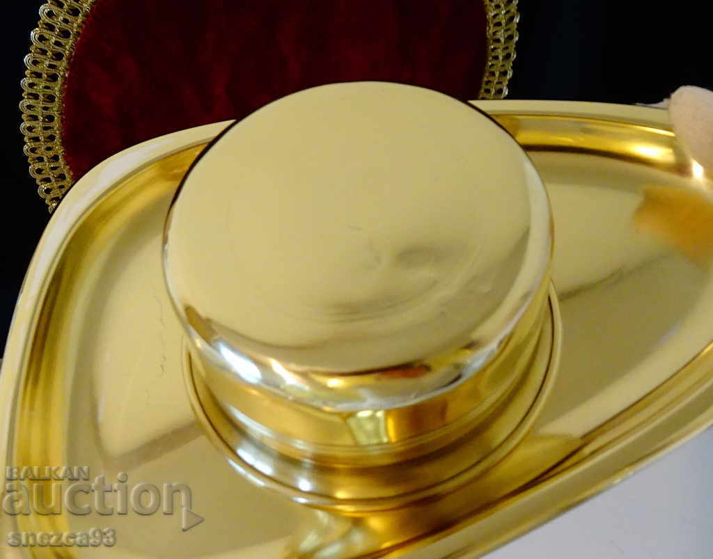 Auction  Bronze whiskey cup, bronze container, bowl