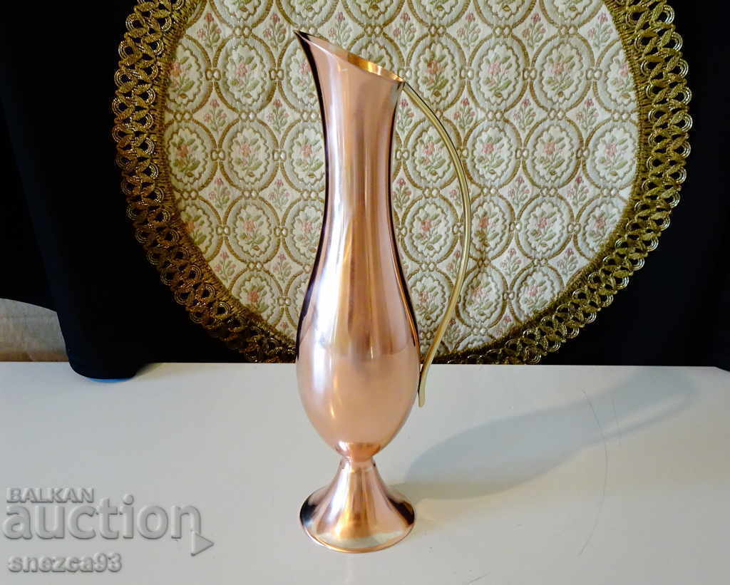 Auction Elegant copper jug for rakia, vase Auction Elegant copper jug for rakia, vase