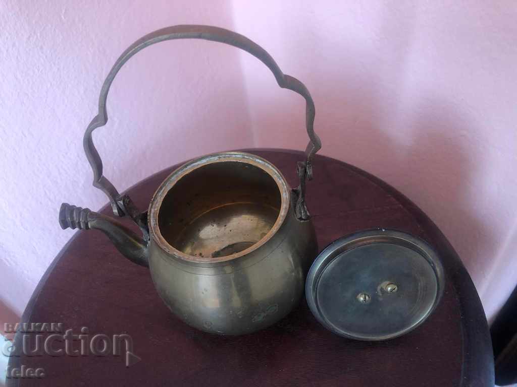 Auction  Beautiful teapot with a lid with a cat