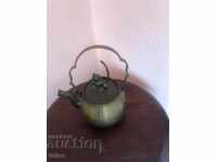 Красив чайник с капак с котка